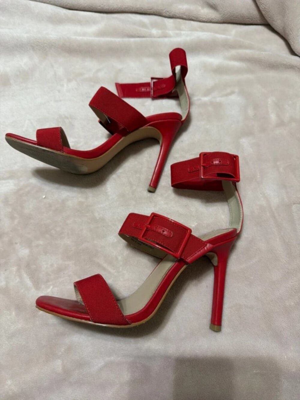 Hi Red - Picture 5 of 5